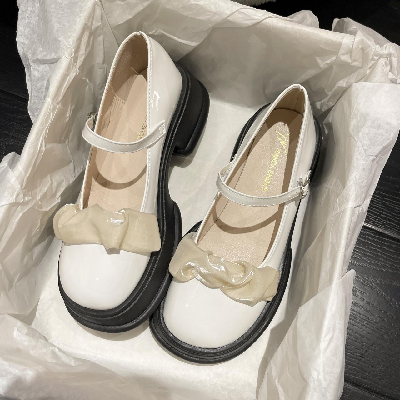 

Mary Jane small leather shoes women s 2024 spring and autumn new retro British style high heels bow thick heel loli single shoes 39 білий
