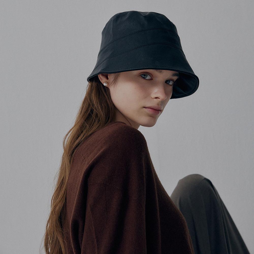 Meleuhen Line Fake Leather Bucket