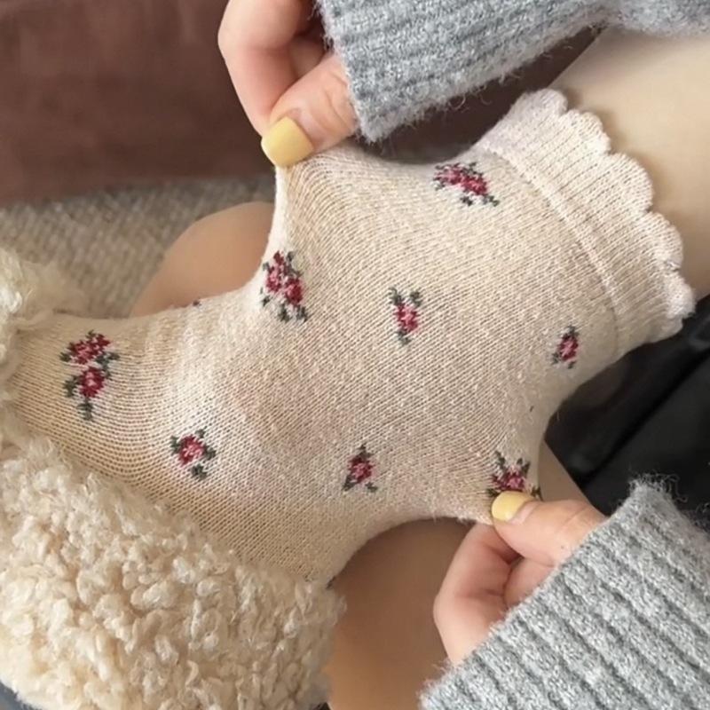 Antik Kleine Blumen~ Warm Und Wärmespeichernd Retro Kleine Blume Wollsocken Für Kinder Koreanisch Vielseitig Mittelrohr Stulpsocken