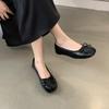 Niche High-toed Pig's Feet Shoes Women's Shoes 2025 New Autumn Horseshoe Pig's Feet Shoes One Pedal Doudou Single Shoes