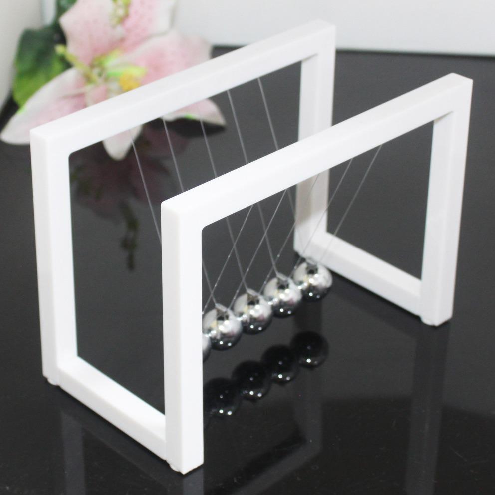 

Декоративный маятник Ньютона для дома и в подарок Black 16*8.5*11.5cm