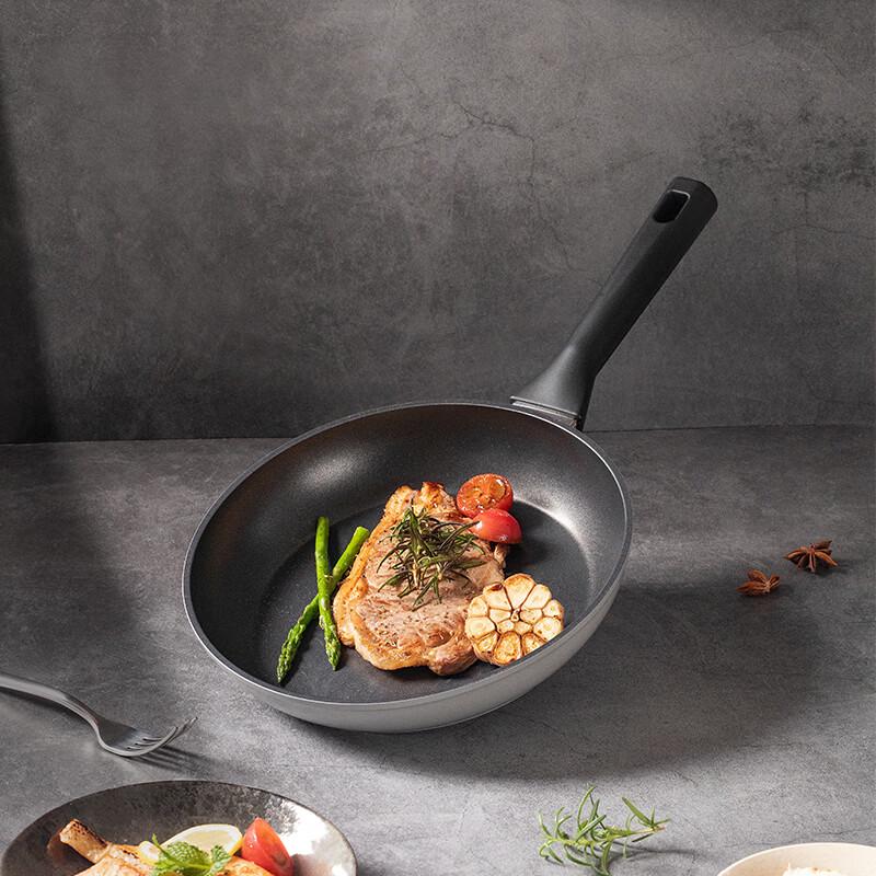 

Sanhe Modern Grey Rivet-free Non-stick Frying Pan 24cm