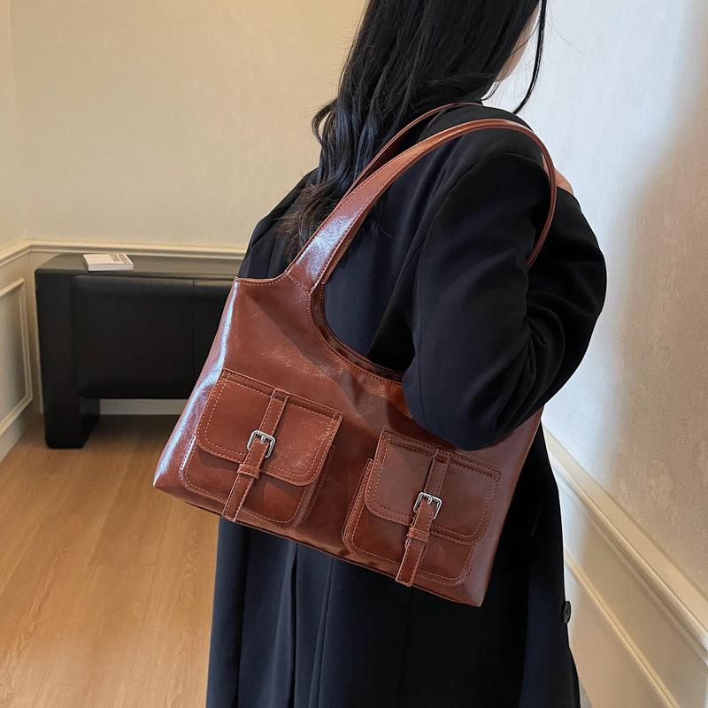 Simple and Versatile Bag Women's Large Capacity 2025 New Autumn and Winter Retro Shoulder Underarm Bag Texture Commuter Tote Bag
