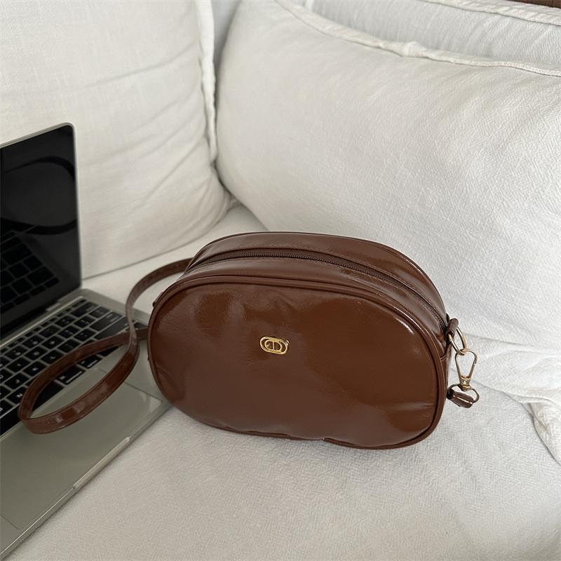 Oval Pu Lightweight Crossbody Bag With Solid Color Design For Everyday Wear