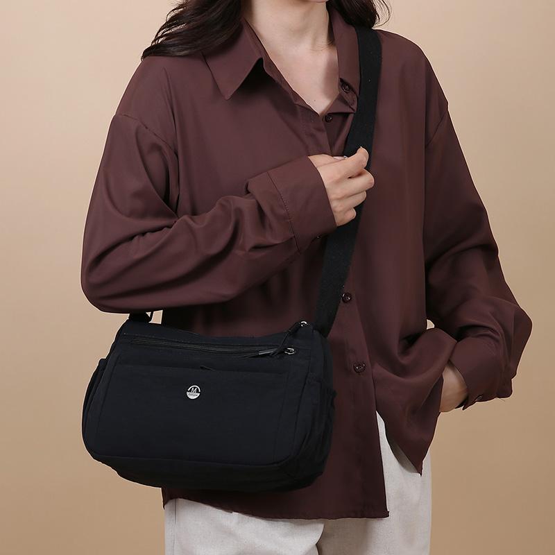 Large Capacity Lightweight Crossbody Bag Oxford Cloth Casual Women's Oulder Bag Multi-layer Mom Bag Waterproof