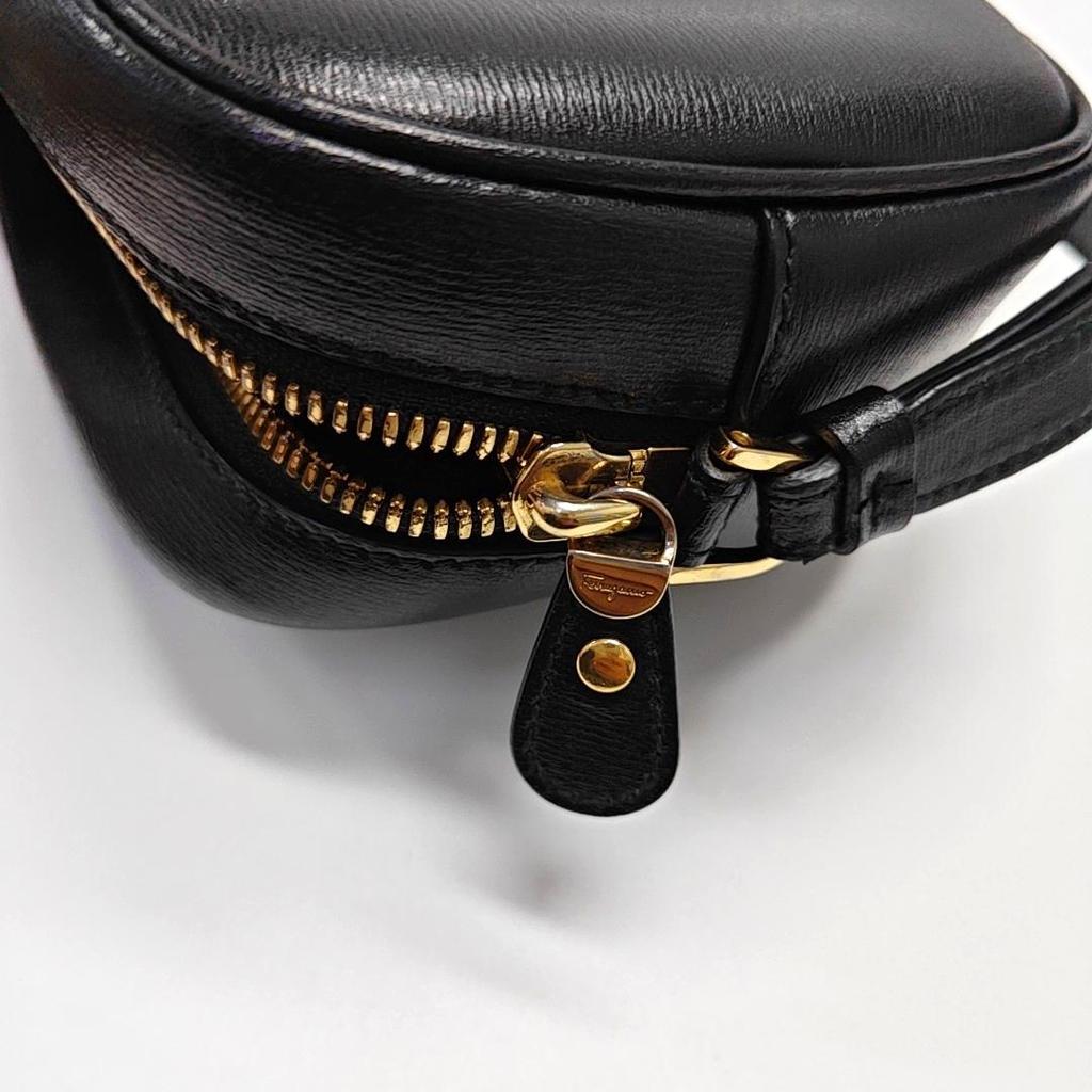 [Pre-Owned] Black Leather Large Shoulder Bag - Very Good #18ZNHFS