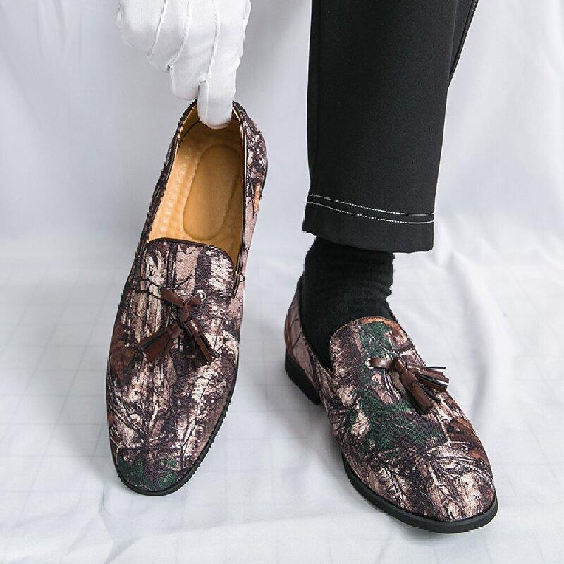 Men Classic Fringed Shoes Black One-legged Light Comfortable Driving Travel Brand Loafers Gentleman's Shoes Size 38-46 Men Shoes
