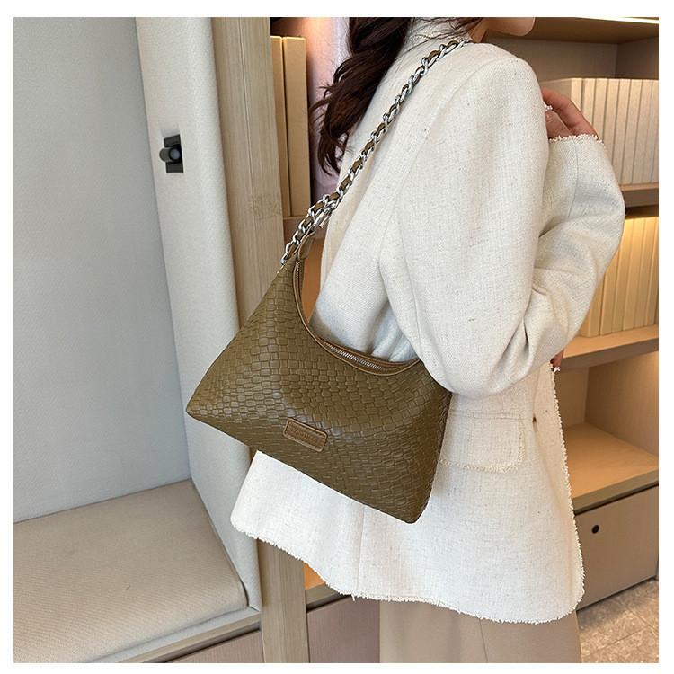 2023 New Korean Style Fashion Small Batch Design Women's Bag Simple Commuter Chain Hand-held Trendy Versatile Single Shoulder Bag