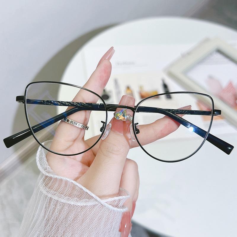 New anti-blue flat glasses plain glasses frame retro fashion small fresh women's glasses can be matched with ultra-light glasses