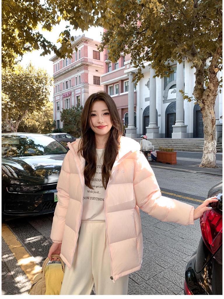 Women’s 2025 Winter Short Down Jacket: Thick, Warm, Hooded Outerwear for Couples