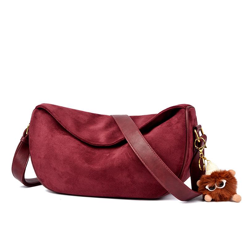 

Retro Suede Commuting Bag for Women Minimalist Shoulder Bag Casual Animal Pendant Decoration Handbag Versatile Underarm Bag