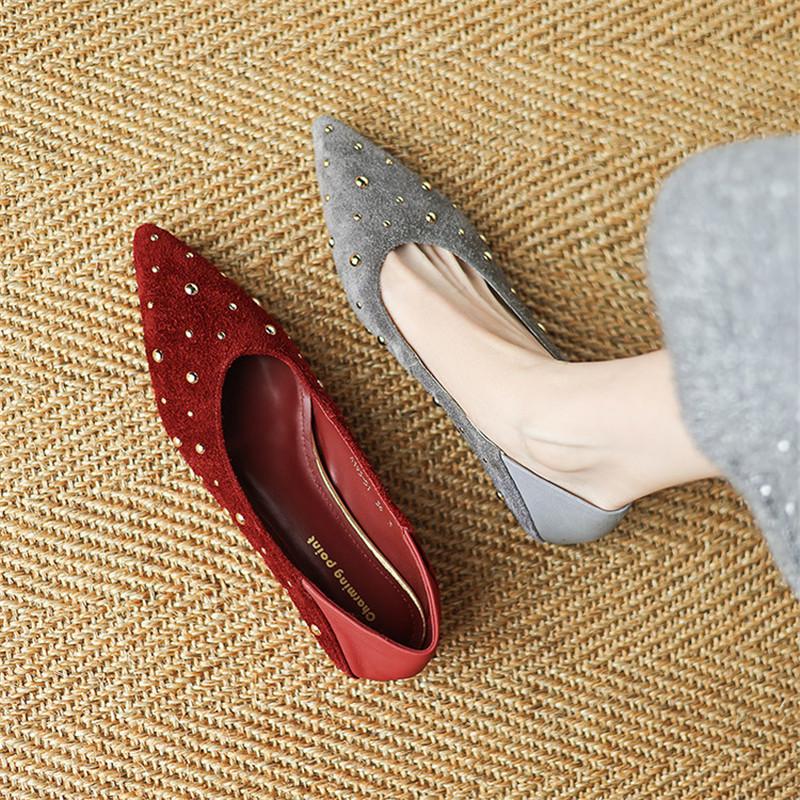 Mode Neue Frühling/Sommer Kuhveloursleder Damen Pumps Schuhe für Damen Mode Nieten Spitzzehen Slipper Schuhe Damen Niedrige Absätze Damenschuhe