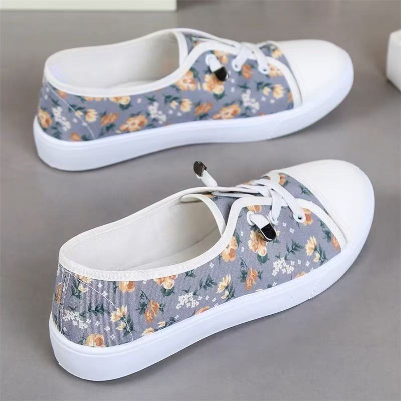 New low-top canvas shoes female student flat casual shoes sports casual board shoes lazy little white shoes