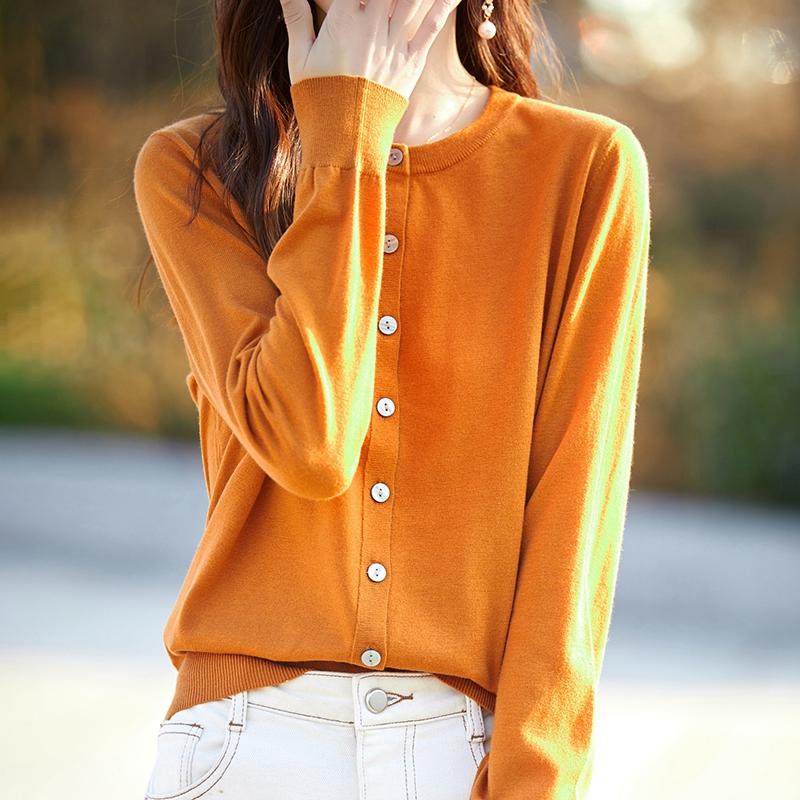 Leichte Strickjacke für Damen aus 50 % Wolle und 50 % Maulbeerseide – vielseitige Strickware für 4 Jahreszeiten für ganzjährigen Komfort und Stil