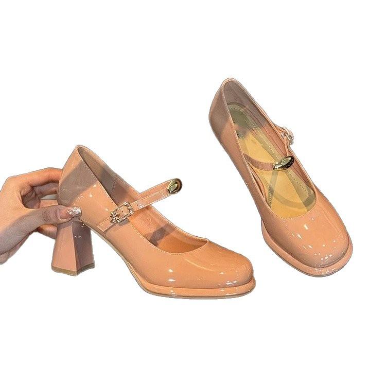 Vintage Mary Jane shoes women's 2025 new French square head patent leather one-word buckle with thick heel single shoes fashion high heels