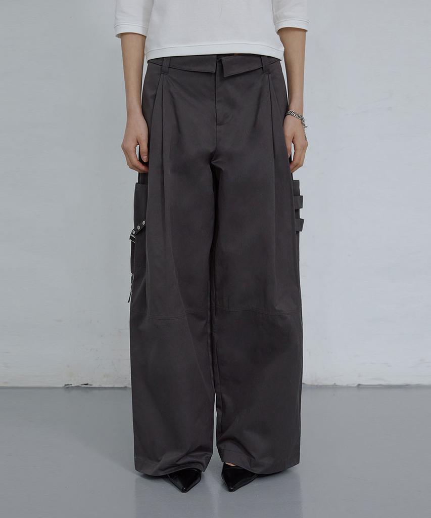 Uusoo Fold-Over Waist Cargo Pants_ Dark Gray