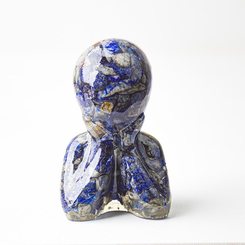 Resin Art Figurine With Natural Quartz Stone For Tabletop Office Decoration