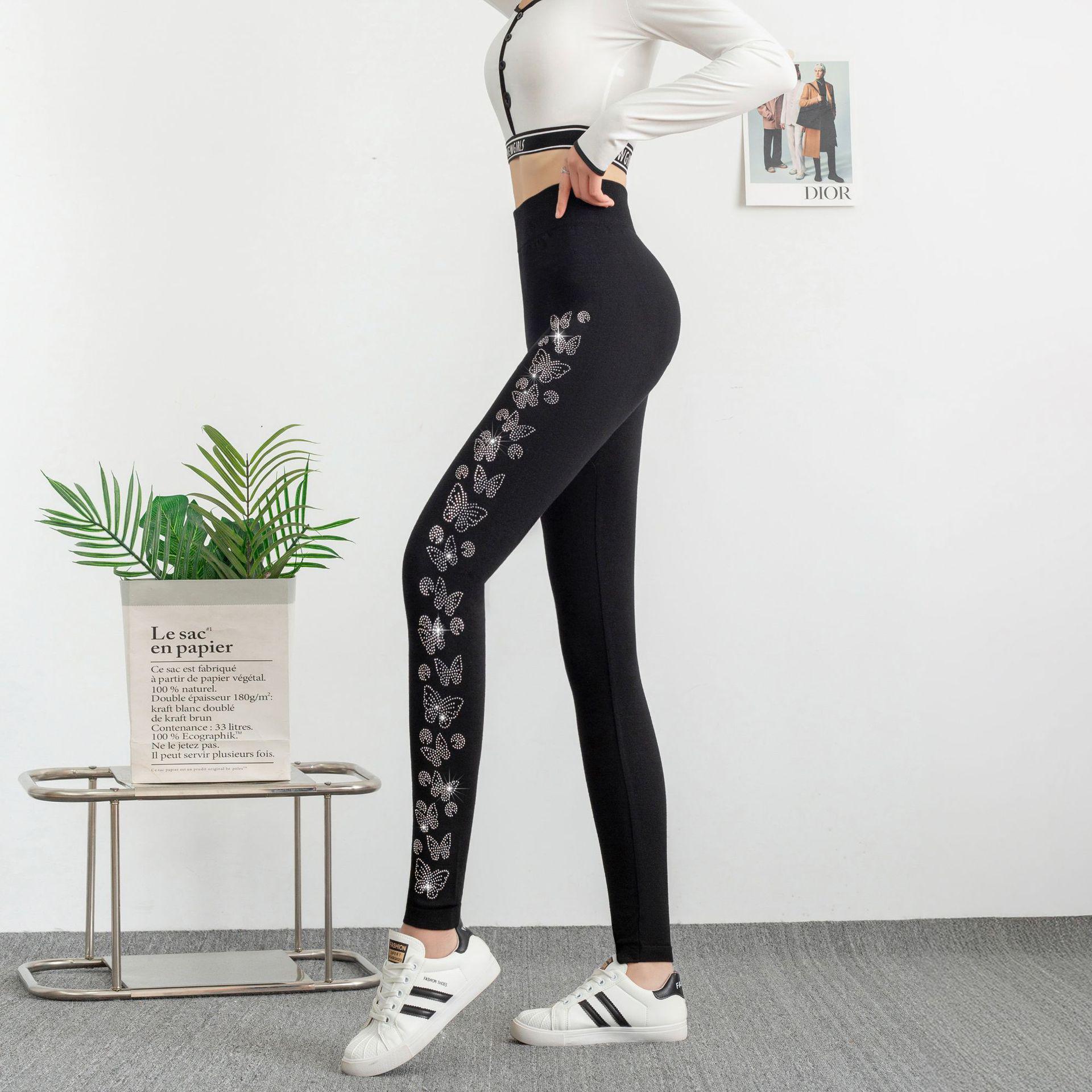 

2026 Early Spring Rhinestone Thermal High-Stretch Modal Leggings for Women Thin Universal Size