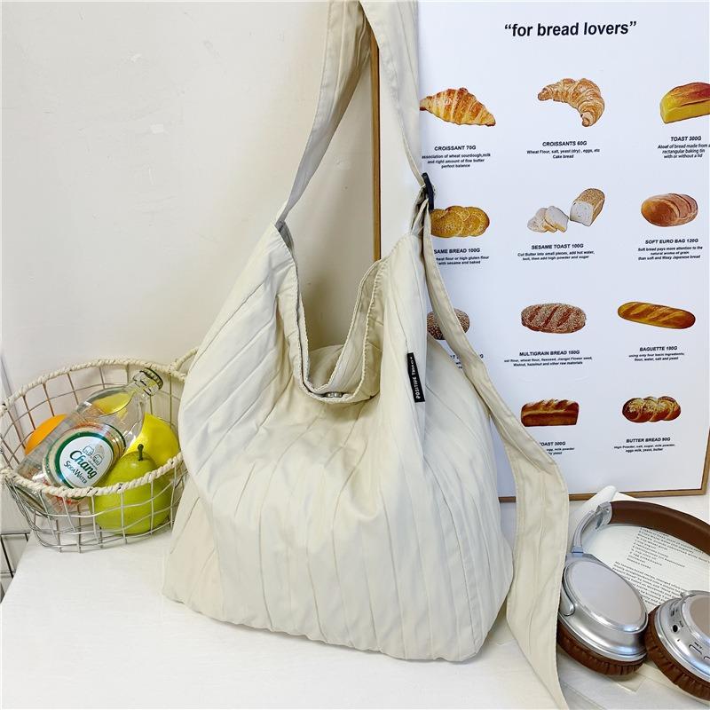 Cloth bag women's large-capacity new summer versatile pleated shoulder bag leisure student class tote bag