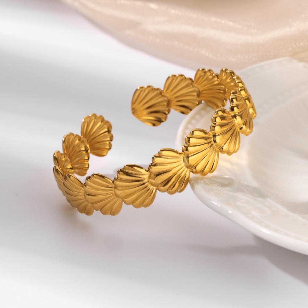 Shell Cuff Bracelets For Women Gold Stainless Steel Opening Bracelet Bangles Luxury Brands Summer Beach Wrist Jewelry Gift
