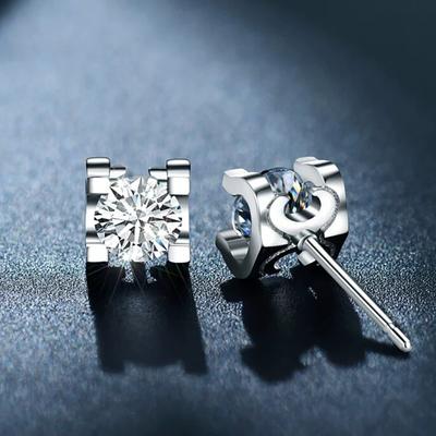 S925 Sterling Silver Platinum-Plated Classic Temperament Ox Head Moissanite Stud Earrings Women'S Fashion Versatile Exquisite Earrings Gift