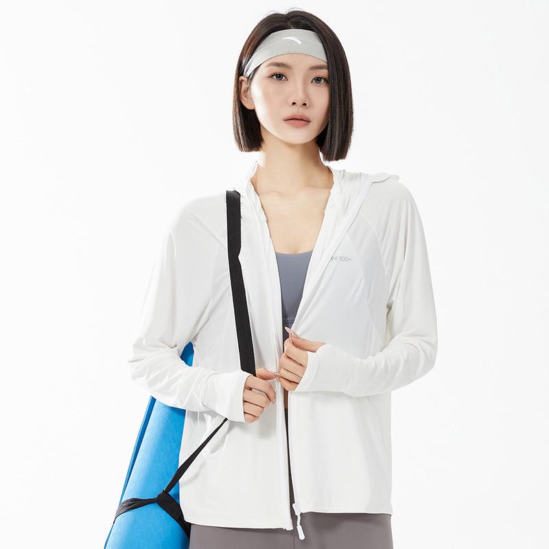 Damska kurtka letnia z czarnym rondem UPF50+ chroniąca przed słońcem