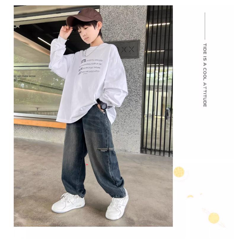 Jungen Samtjeans mit weitem Bein - Trendige lockere Passform für Herbst/Winter 2025