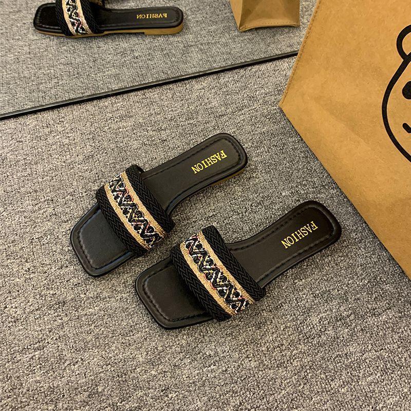 2025 Summer Xiaoxiangfeng Cool Slippers Women Wear New Models with Small Soft Soles, Square Head Seaside Vacation Beach Shoes
