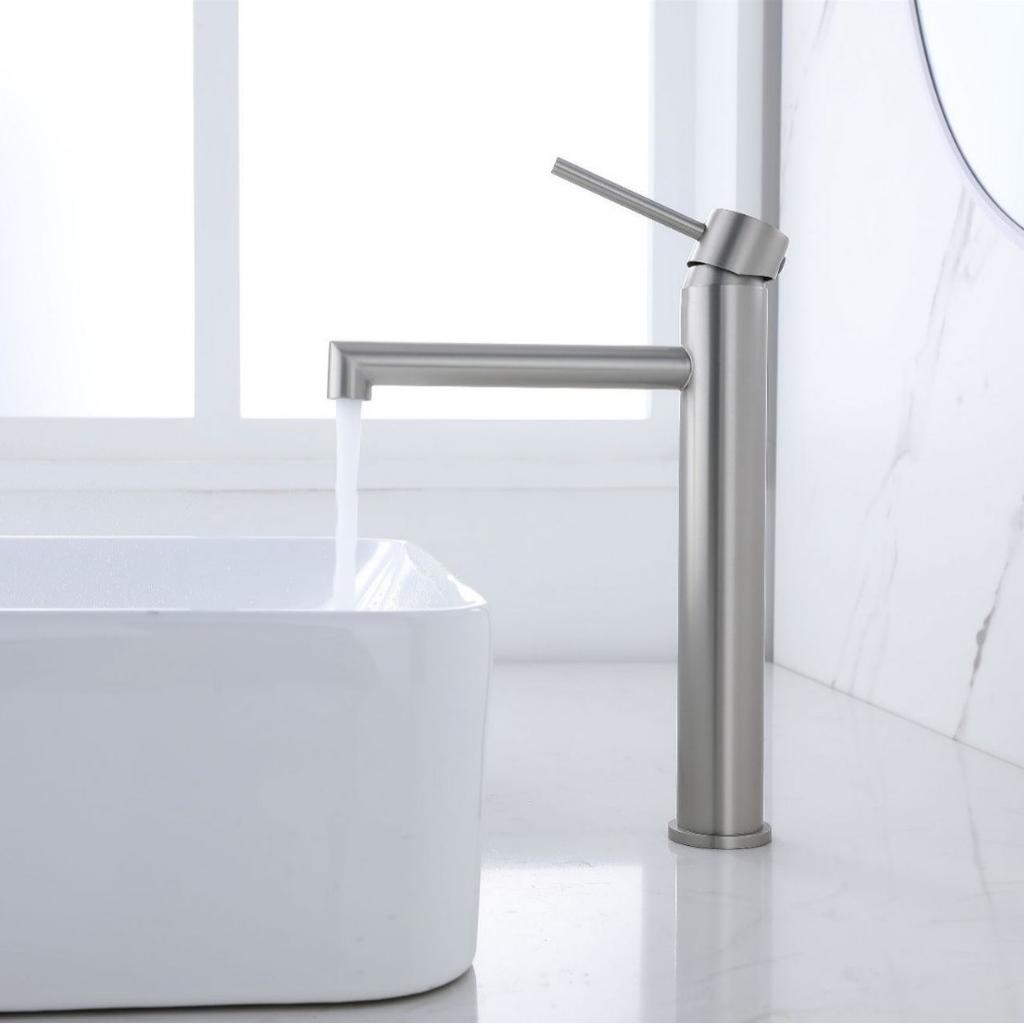 Basin Faucet Bathroom Hot and Cold Single Lever Sink Faucet 304 Stainless Steel Brush Gold Sink Faucet