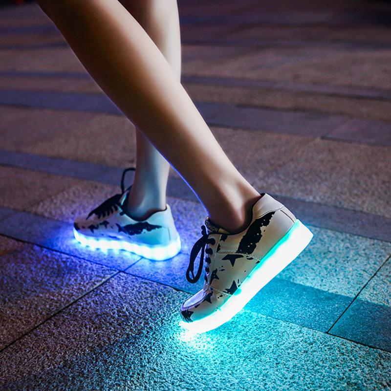 Kleurrijke Oplaadbare Schoenen met Lichtgevende Elementen voor Mannen, Lichtgevende Ghost Stapdansschoenen voor Vrouwen, Koppels en Studenten, Perfect voor Streetdance en Vrijetijdskleding