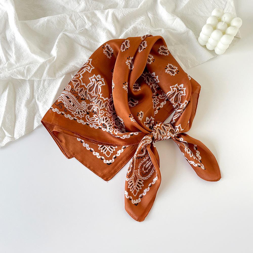 Japanese Retro Silk Cashew Flower Scarf: High-End Ethnic Style Neckerchief, Headwrap, and Waist Decoration