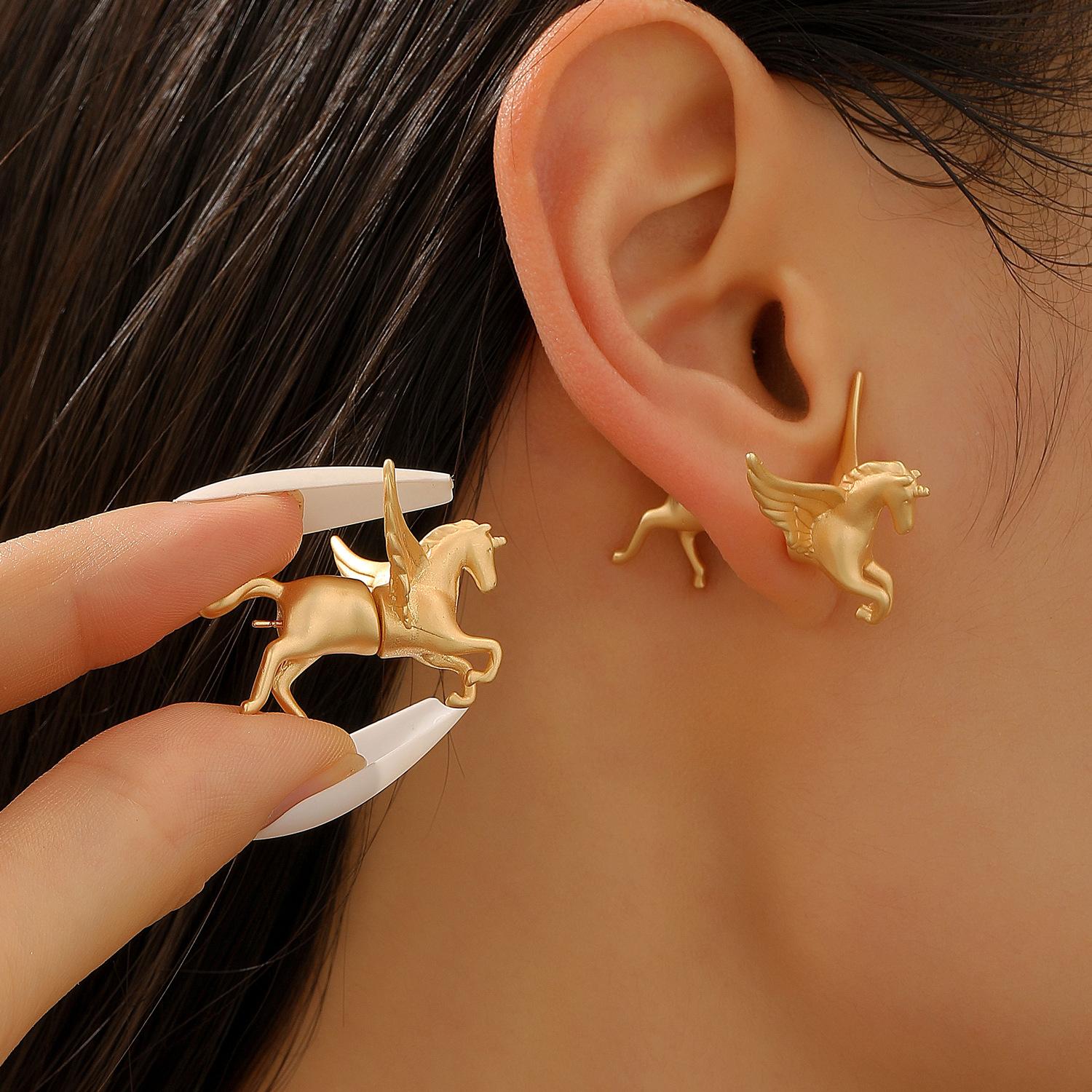 

Модные персонализированные игривые серьги-лошадки в стиле анималистического искусства для женщин 1 pair
