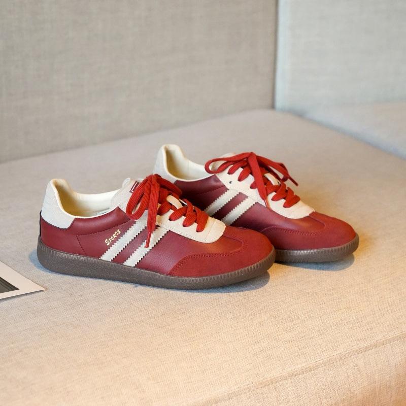Red retro German training shoes women's 2025 spring versatile color matching casual sports shoes flat Forrest Gump shoes leather board shoes