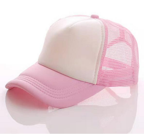 Cappellino Trucker Stampato con Logo e Visiera Ricamata
