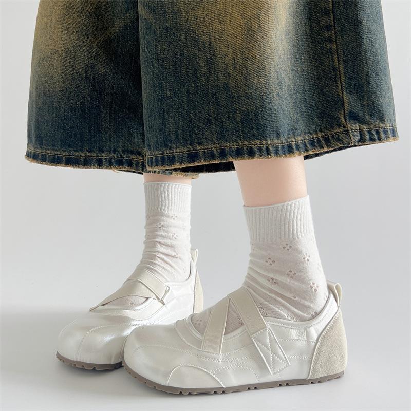 Queen Fan White Retro Flat Bottom Shallow Mouth Height Increasing Single Shoes Women's Summer 2025 New Skirt Mary Jane Shoes