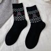 Retro Warm Socks for Women's Autumn and Winter, Bear Wool Socks, Wavy Cartoon Thickened Women's Socks