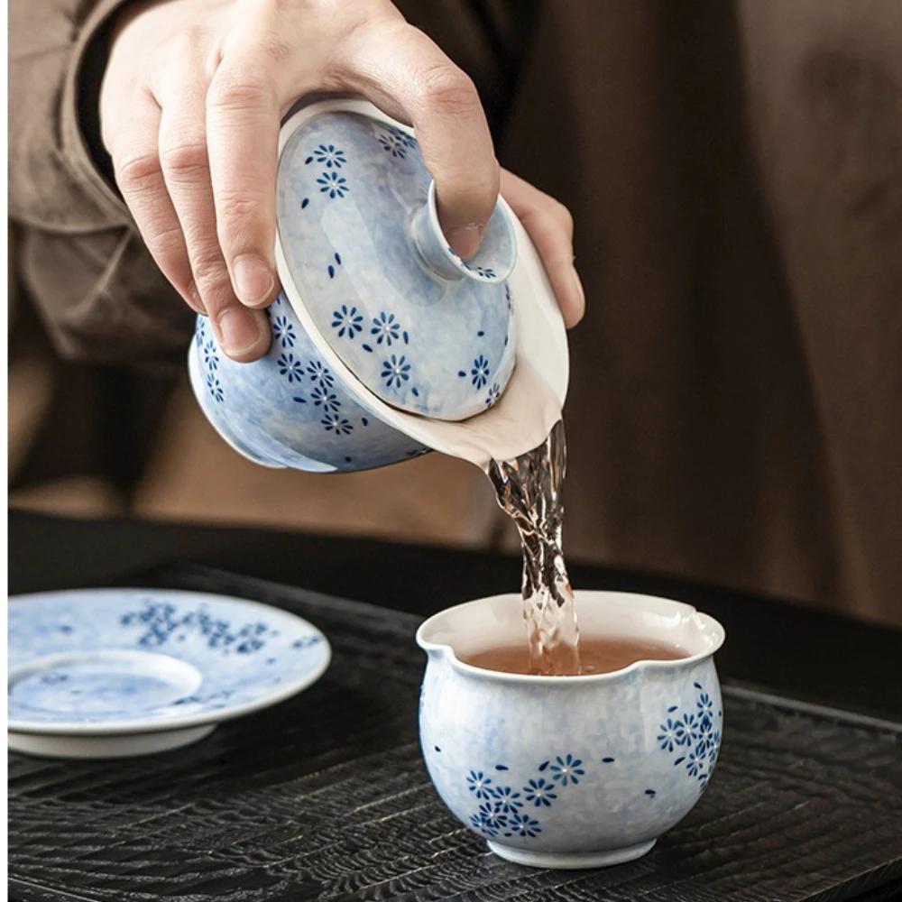 117ML Sprinkled Blue Daisy Cover Bowl High-end Exquisite Three Talents Hand-painted Ceramic Tea Bowl with Cover Kung Fu Tea Set