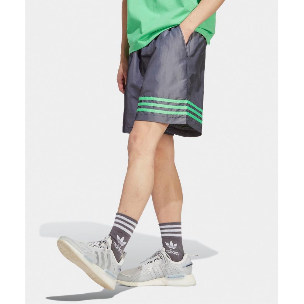 

Короткие брюки ADIDAS New Classic - черные/ HR3287
