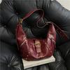 Bag women's large capacity 2025 new autumn and winter versatile rivet shoulder messenger bag fashion this year popular dumpling bag