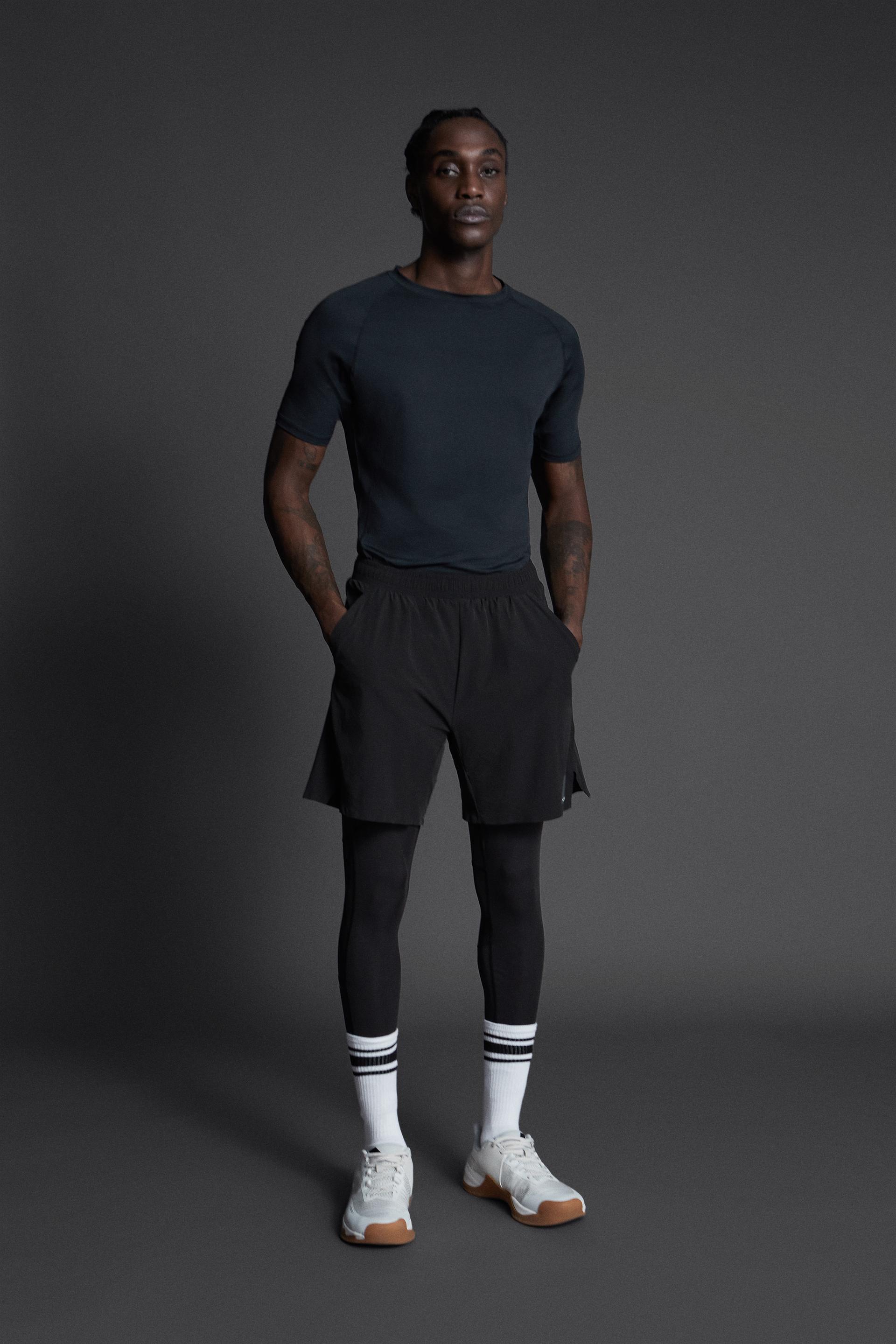 

ФУТБОЛКА ПРИЛЕГАЮЩЕГО КРОЯ ДЛЯ ТРЕНИРОВОК