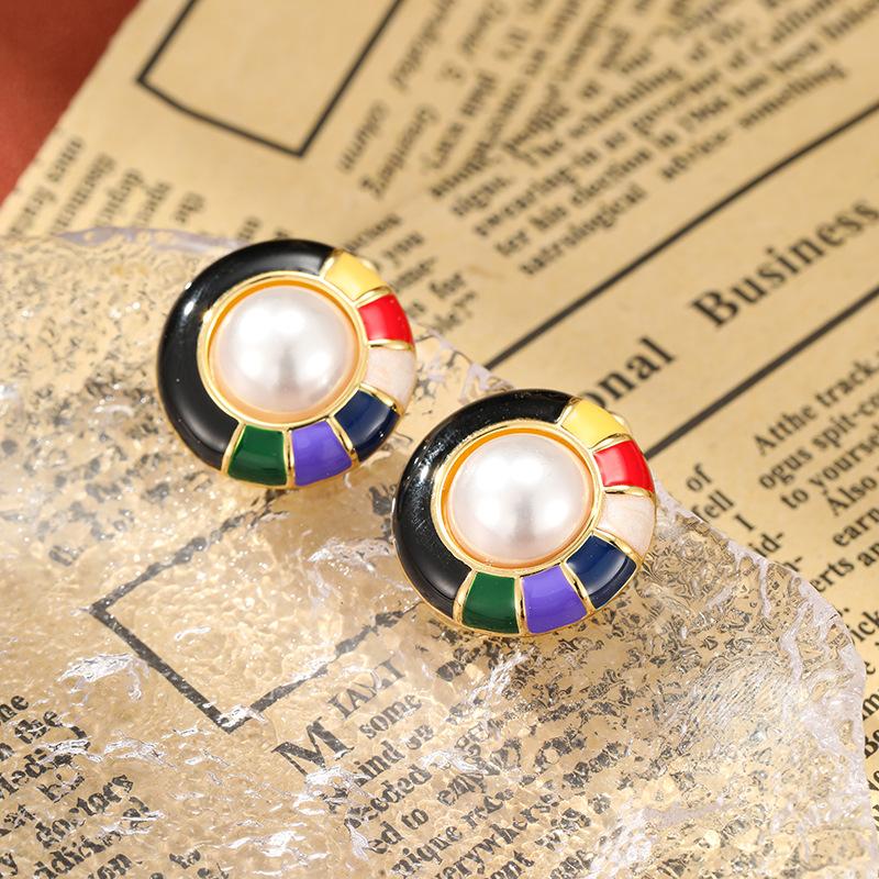 Women's Light Luxury Design Elegant Enamel Imitation Pearl Earrings Fashionable And Versatile Niche Design Earrings