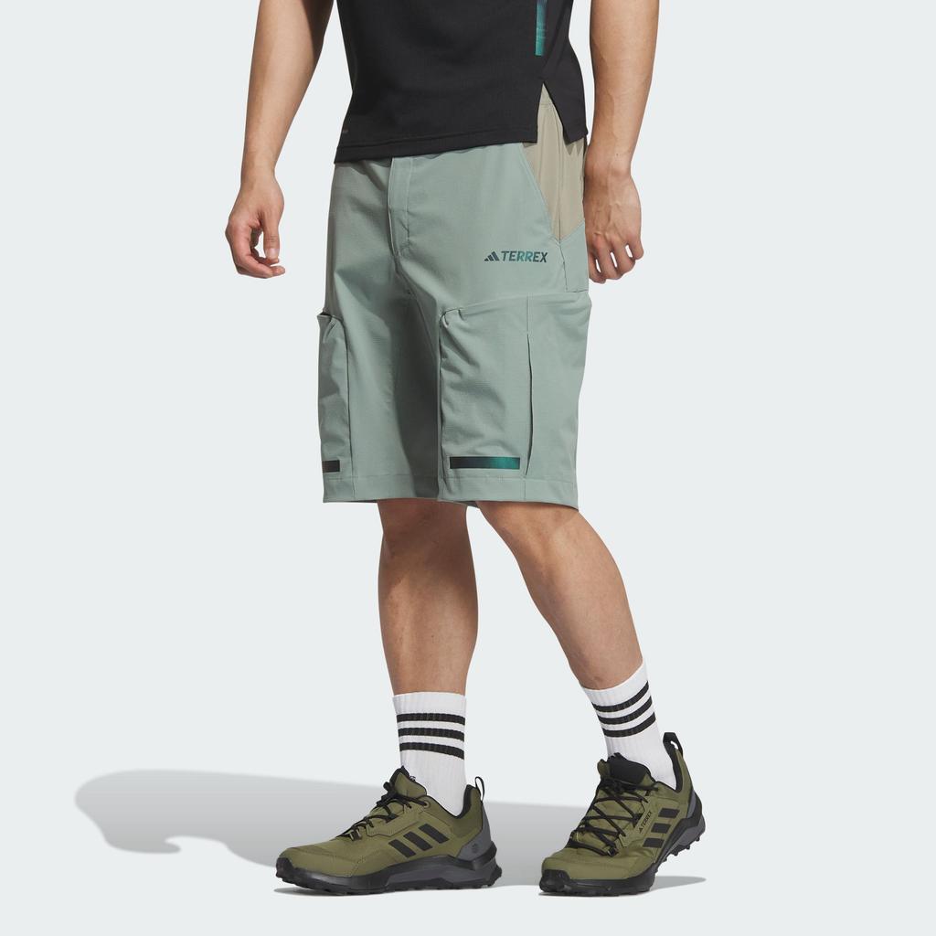 Adidas Campyx Logo Print Mid-Rise Fitted Outdoor Sports Shorts Men Shorts Silver Gray Green IC1964