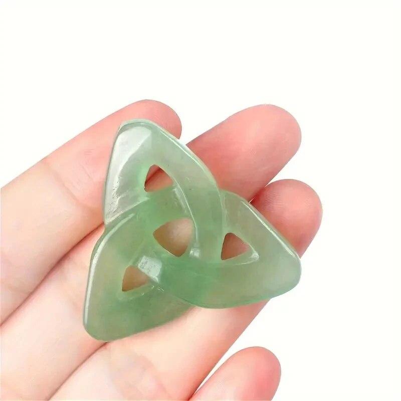 1PC Natural Stone Lrish Knot Healing Cavring Tumble Ornament 1 Inch