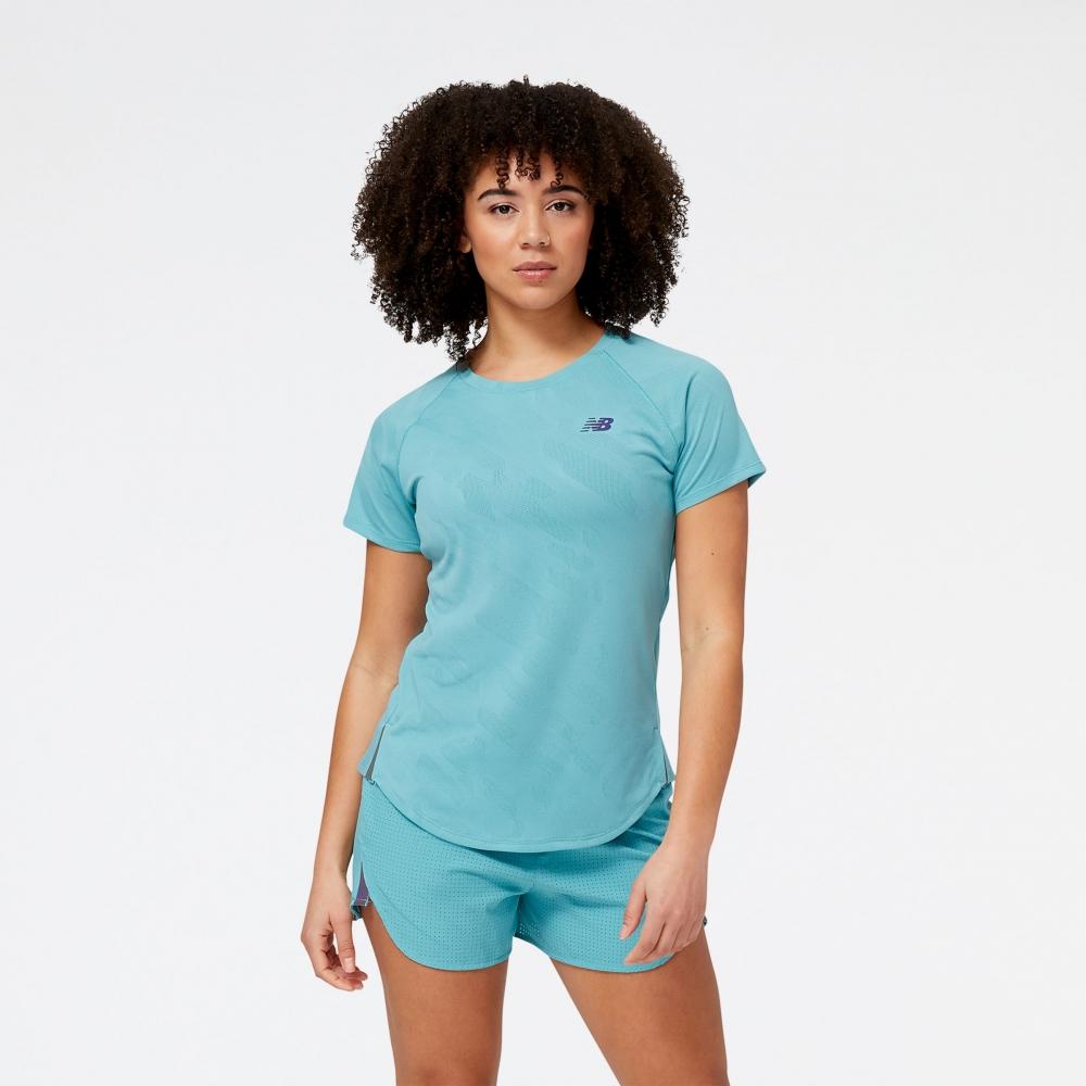 

Жаккардовый костюм New Balance Q Speed ​​с коротким рукавом WT23281FAD