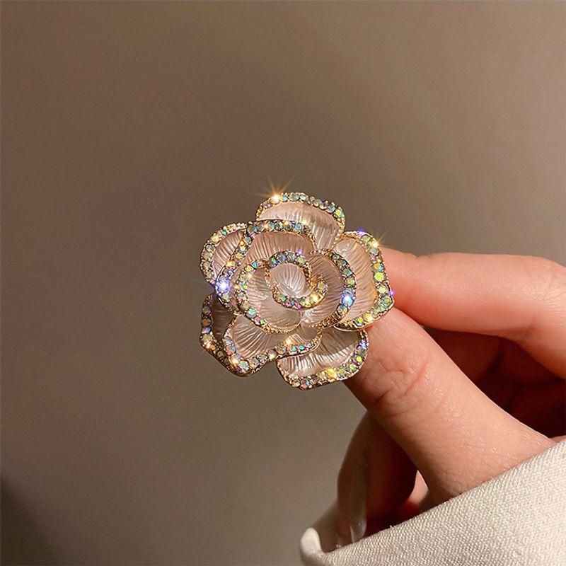 

Брошь Женская Высококлассная Изысканная Стразовая Корсаж Роскошный Костюм Темперамент Вход Люкс Универсальная Булавка 2024 Новое Поступление Украшение Elegance white flower brooch