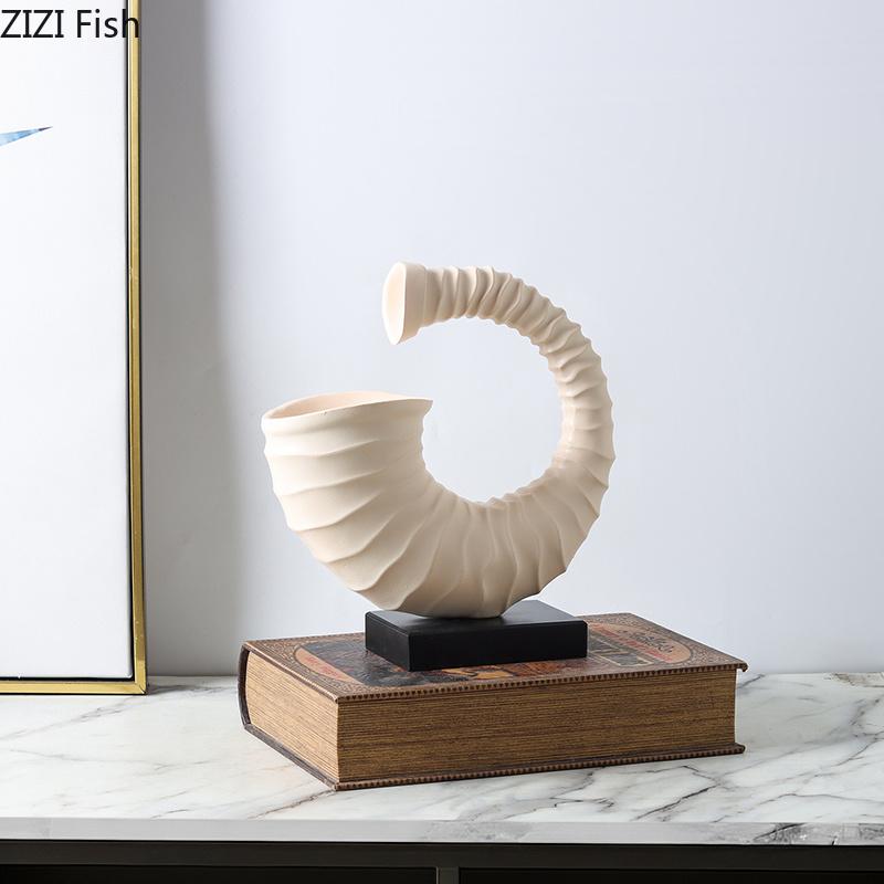 Creative Conch Handicrafts Sculpture Desk Decoration Ornaments Beige Conch Resin Abstract Artwork Statue Room Aesthetic Decor