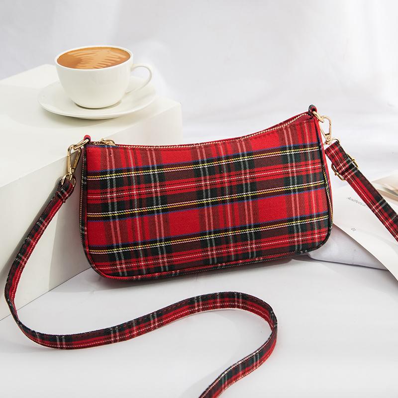 checkered sling bolsa