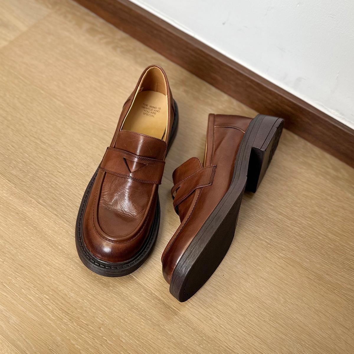 

Винтажные лоферы на платформе из вымытой кожи, женские бархатные туфли-одинарки в британском стиле, маленькие кожаные туфли, зимние, удобные 40 темно-коричневого