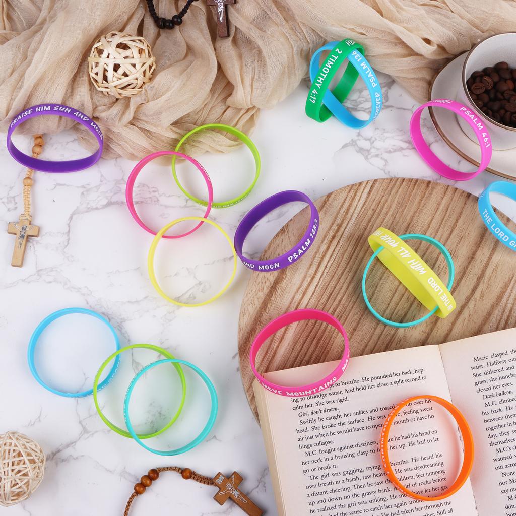 50 Stück Religiöse Silikonarmbänder Bibel Silikonarmbänder Christliche Schrift Gummiarmbänder Bibelvers Armbänder Jesus I
