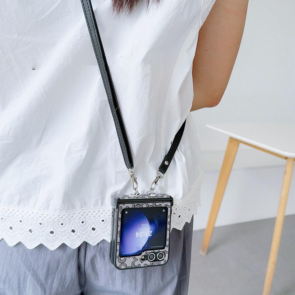 Für Samsung Galaxy Z Flip7 FE 5G/Z Flip6 5G Hülle Blumenmuster PU-Lederbeschichtete PC-Handyhülle mit Umhängeband